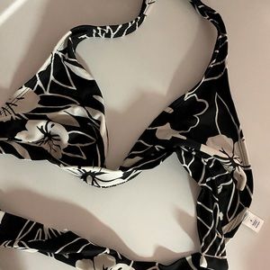 BW Floral Bikini Top